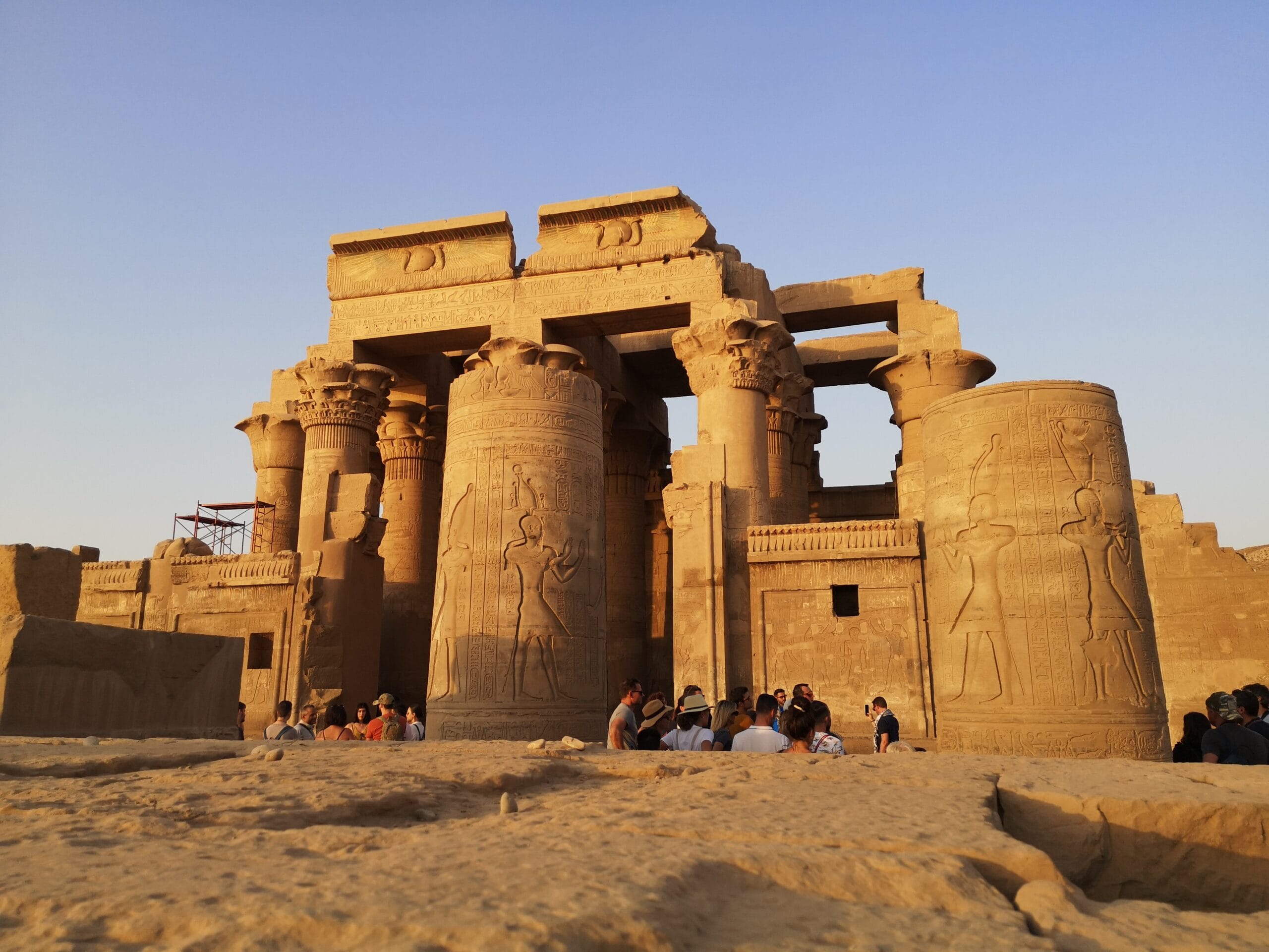 Kom-ombo-8
