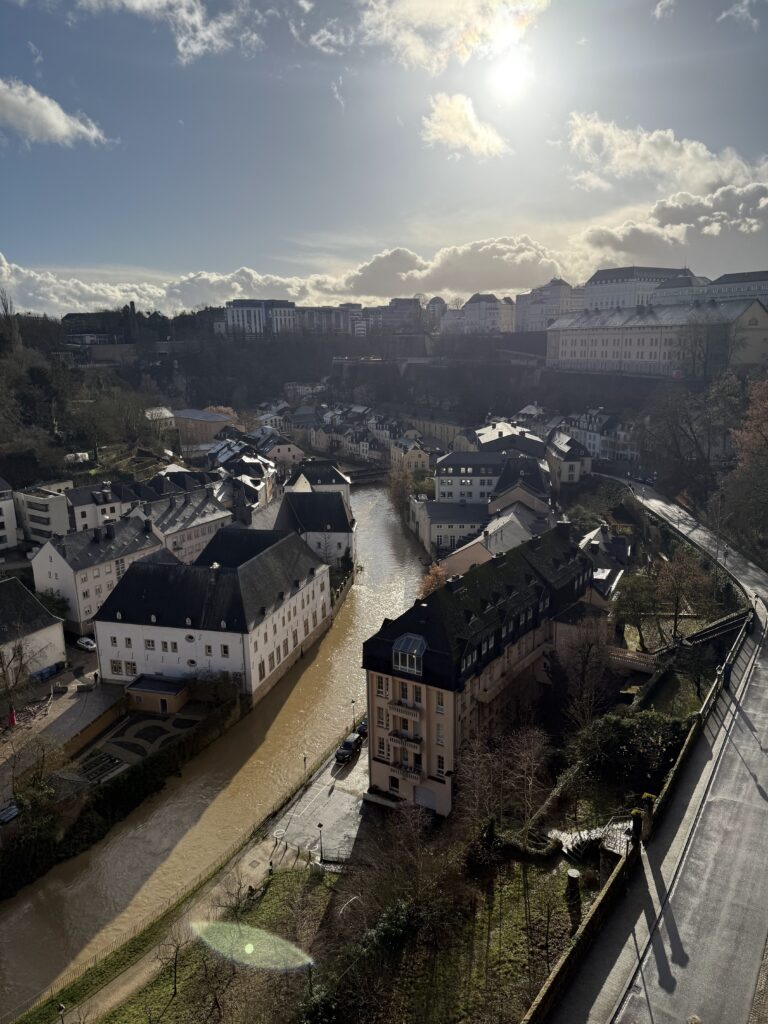 Chemin-de-la-Corniche-2