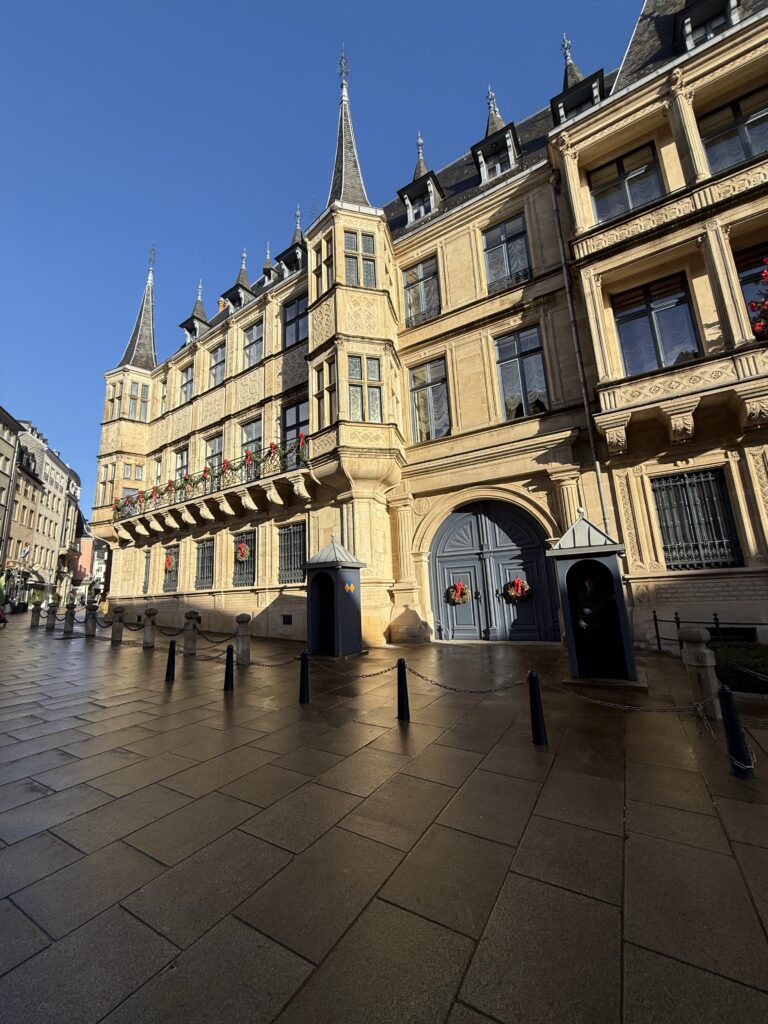 Palais-Grand-Ducal-2