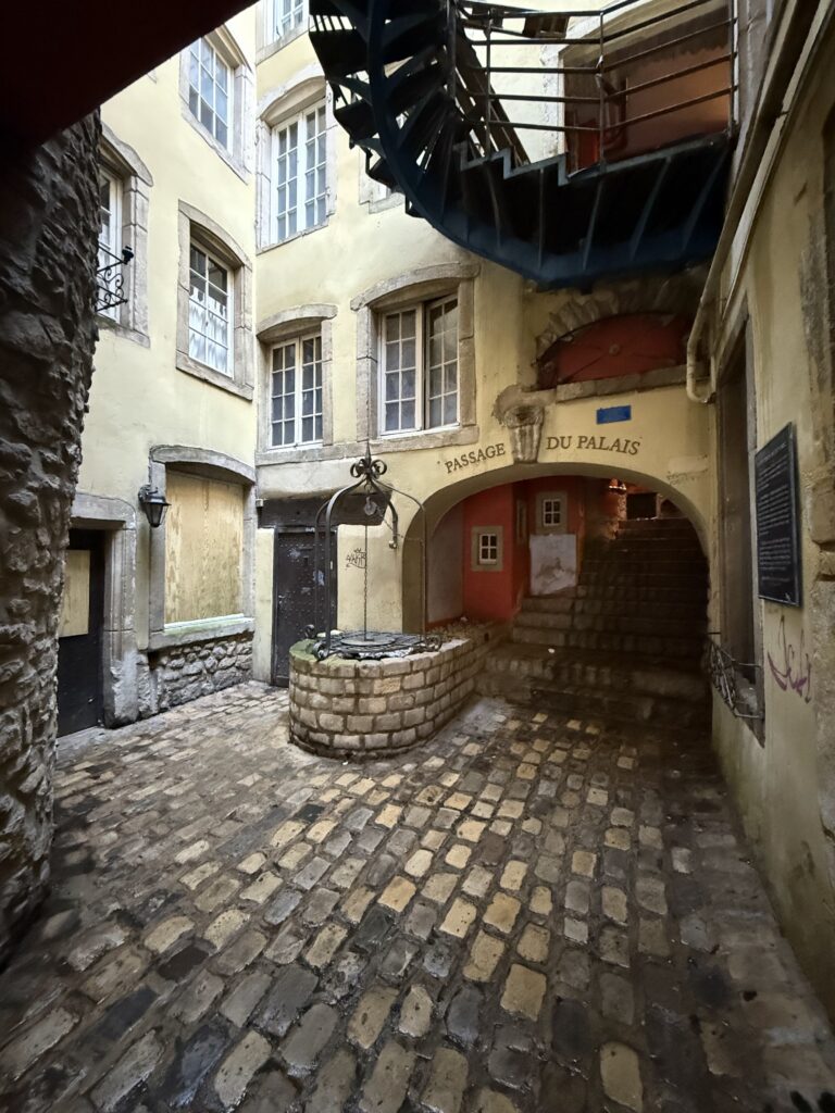 Passage-du-palais-2