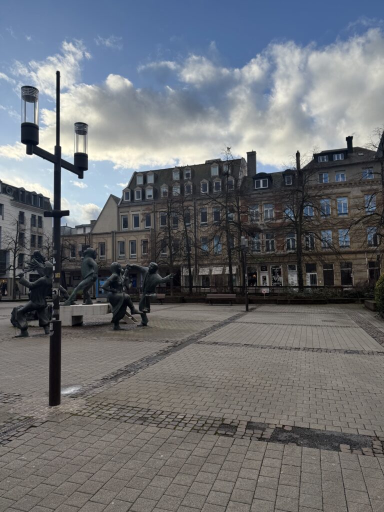 place-du-theatre-1