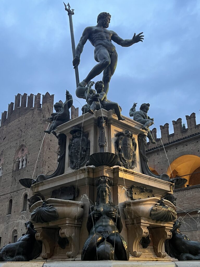 Fuente-Neptuno-basilica-petronio