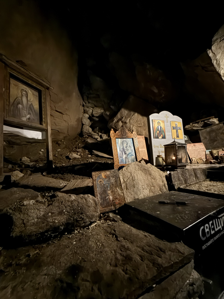 cueva-de-san-juan-de-rila-1