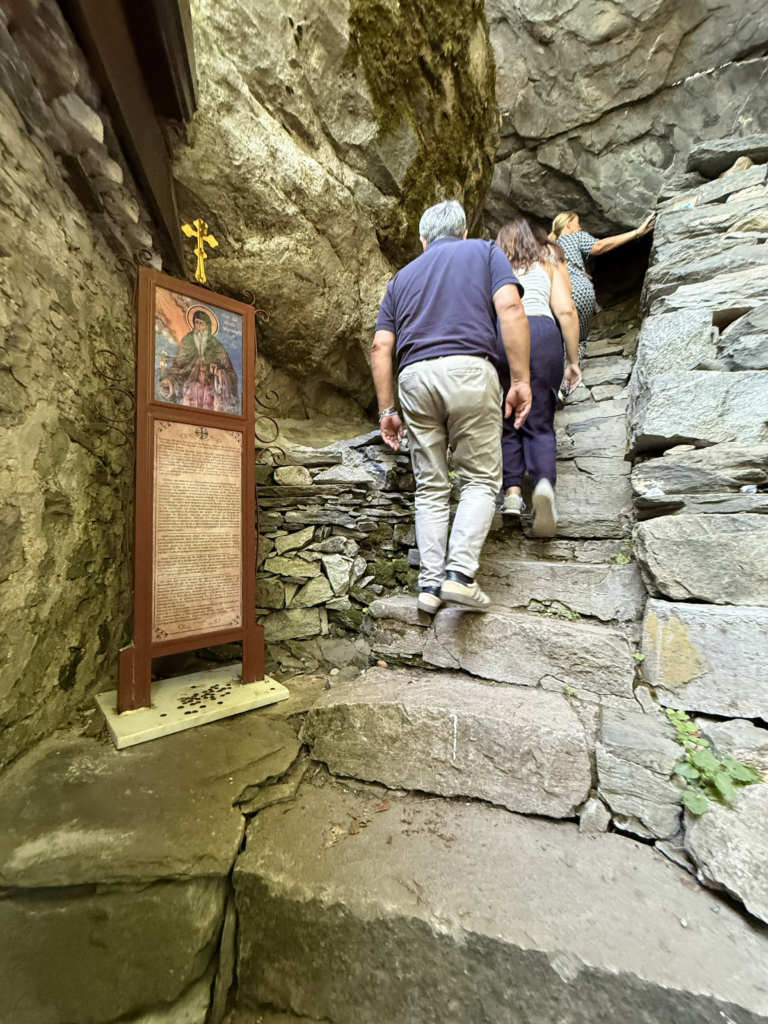 cueva-de-san-juan-de-rila-3