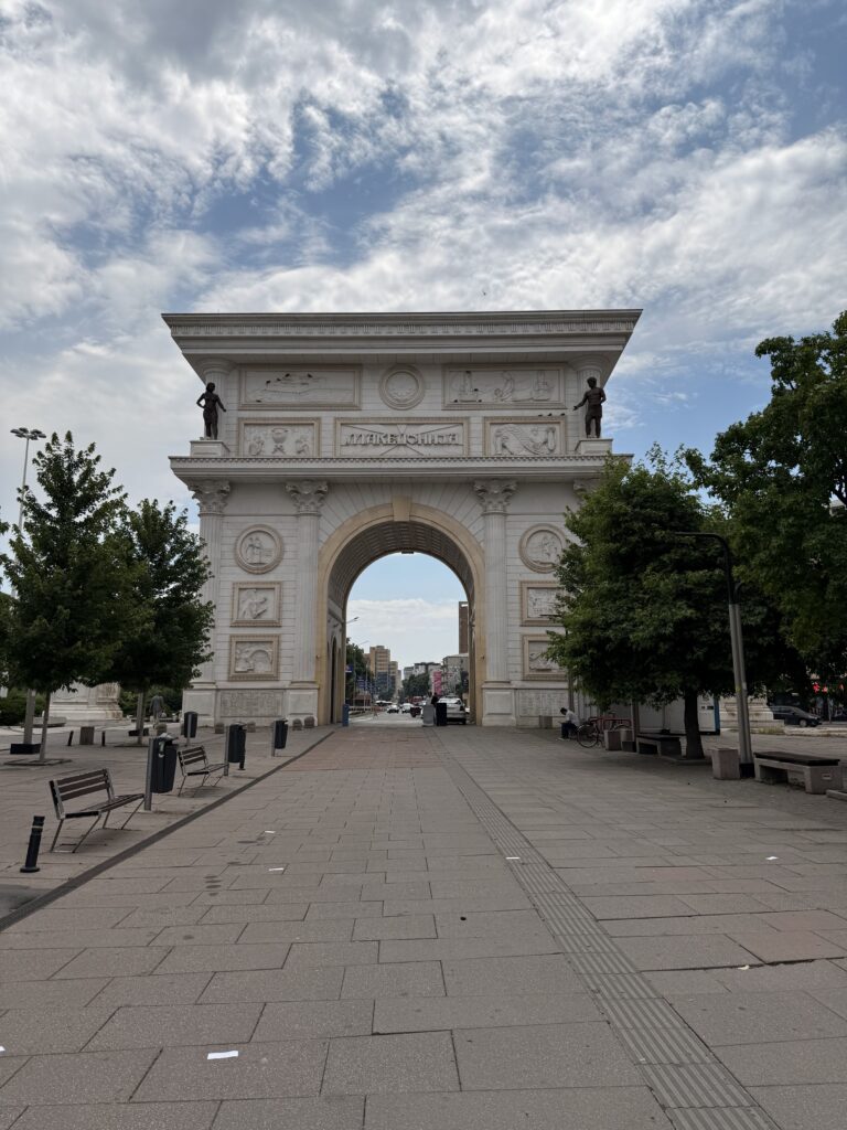 porta-macedonia-1