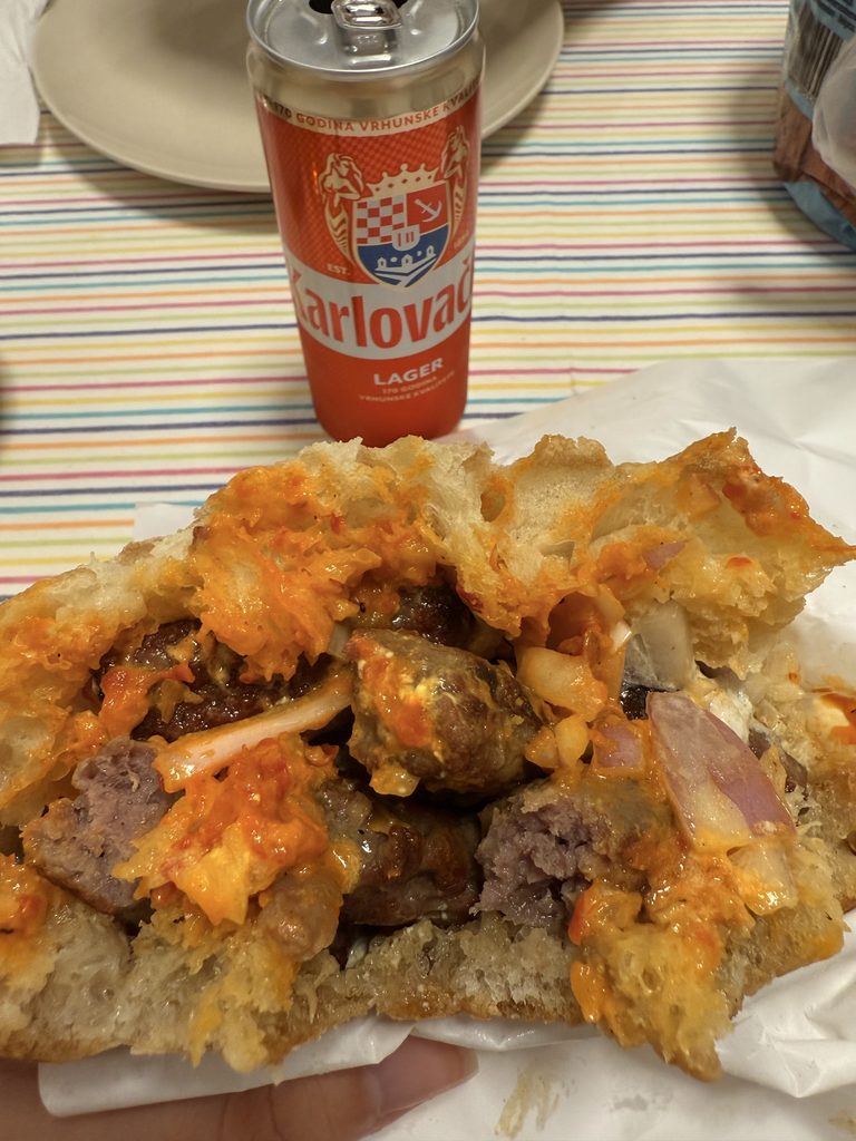Comida para llevar de Kantun Paulina en nuestro apartamento
